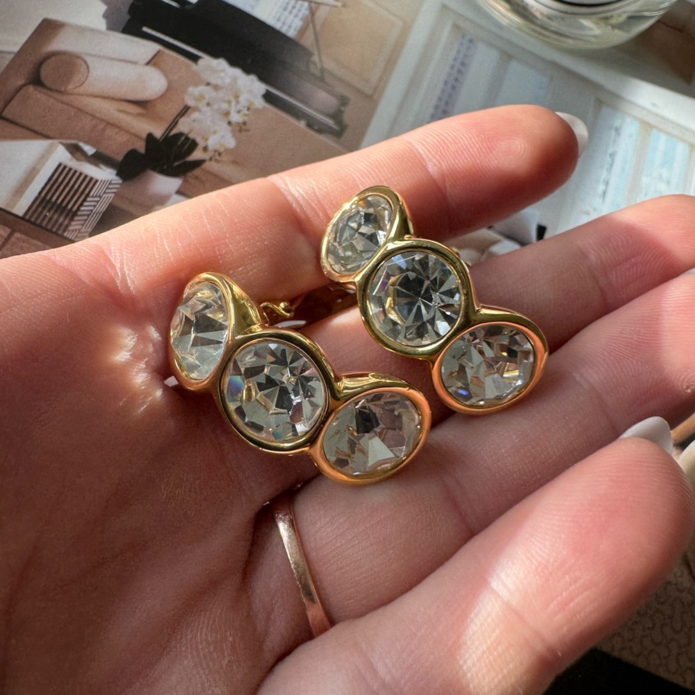 Vintage SAL SWAROVSKI gold tone clip on earrings